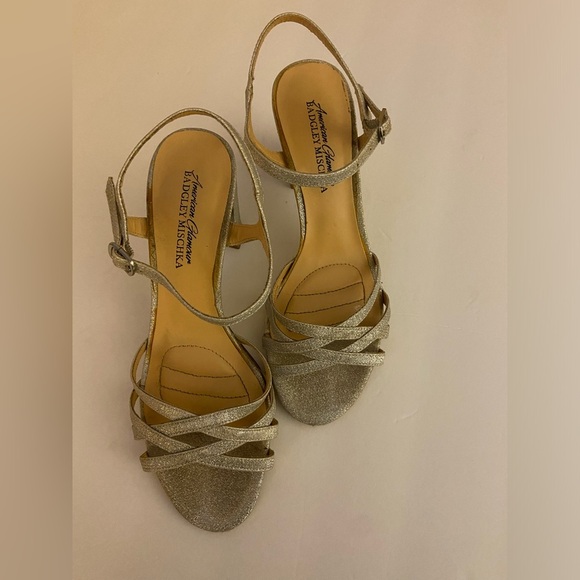 American Glamour by Badgley Mischka size 7. - Picture 1 of 5